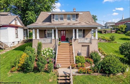 139 W Knotts Ave, Grafton, WV, 26354-1246 | Card Image