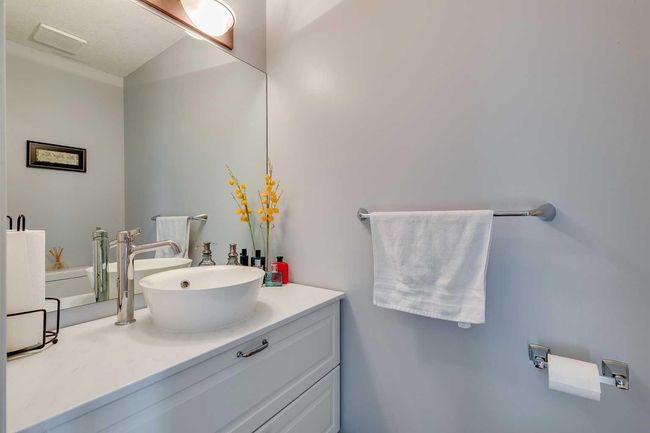 23 Chaparral Ridge Terr Se, Townhouse with 3 bedrooms, 3 bathrooms and 2 parking in Calgary AB | Image 16