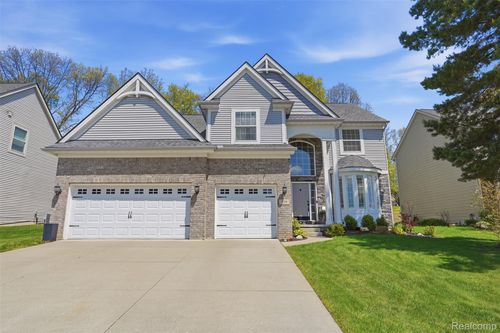 529 Napa Valley Dr, Milford, MI, 48381-1055 | Card Image