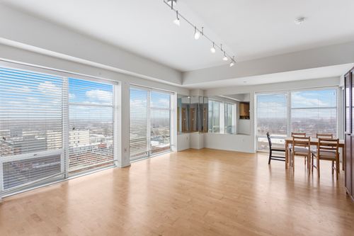 apt-904-301 N Neil St, Champaign, IL, 61820-3176 | Card Image