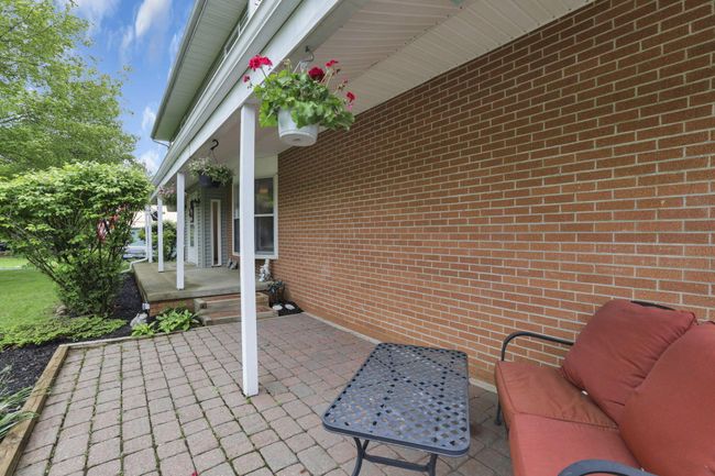 131 Donerail Dr Sw, House other with 4 bedrooms, 3 bathrooms and null parking in Pataskala OH | Image 7