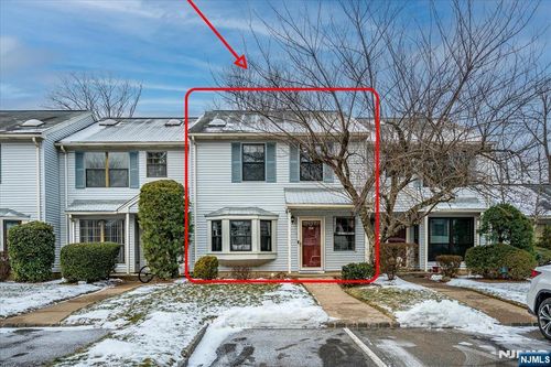 304 Maplecrest Rd, Edison, NJ, 08820-1812 | Card Image