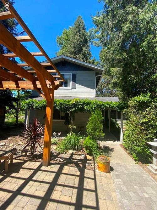 415 Berglund St, Rogue River, OR, 97537-8502 | Card Image