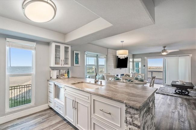 APT-101 - 2292 N Fulton Beach Rd, Condo with 3 bedrooms, 3 bathrooms and null parking in Rockport TX | Image 5
