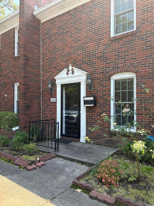 305 Cambridge Place Dr, Little Rock, AR, 72227-2160 | Card Image