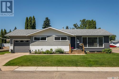 567 Laurier Dr, Prince Albert, SK, S6V5M4 | Card Image