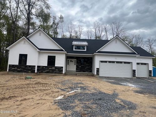 82 Van Patten Dr, Clifton Park, NY, 12065-1107 | Card Image