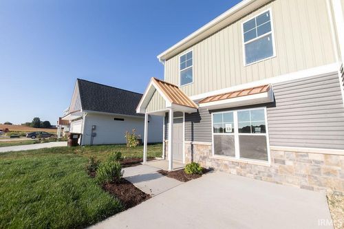 8092 S Prestwick Dr, Newberry, IN, 47449-7143 | Card Image