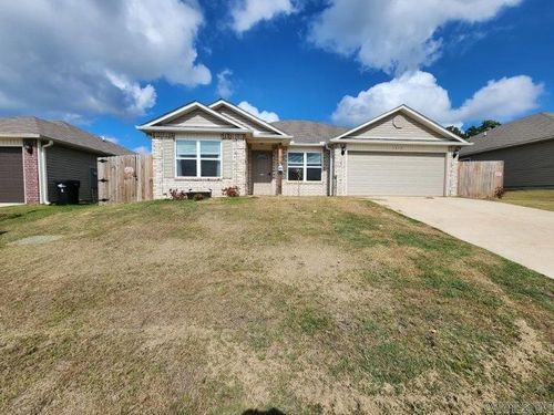 1072 Huntington Dr, Benton, AR, 72019-8922 | Card Image