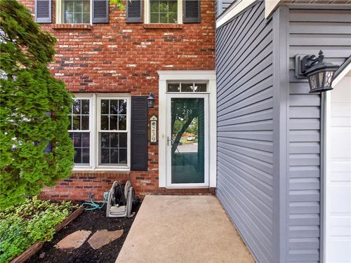 239 Village Walk Dr, MACUNGIE, PA, 18062-1177 | Card Image