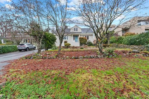 2187 Kings Ave, West Vancouver, BC, V7V2B9 | Card Image
