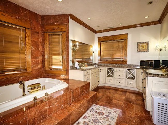 900 Tanager Dr, House other with 10 bedrooms, 11 bathrooms and 3 parking in Bluefield VA | Image 37