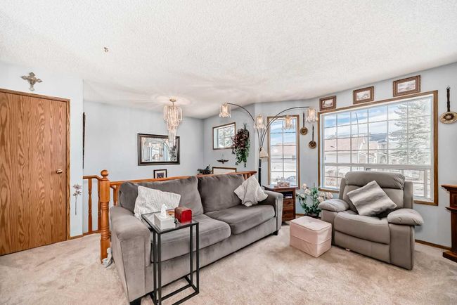 31 Martinridge Grove Ne, House other with 4 bedrooms, 2 bathrooms and 2 parking in Calgary AB | Image 7