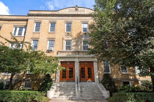 c-132 Sewall Ave, Brookline, MA, 02446-5379 | Card Image