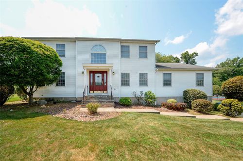 47 Red Schoolhouse Rd, Spring Valley, NY, 10977-6738 | Card Image