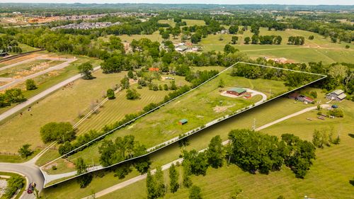 208 Harris Ln, Gallatin, TN, 37066-8508 | Card Image