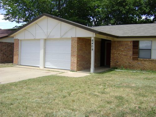 6409 Macarthur Dr, Watauga, TX, 76148-3222 | Card Image