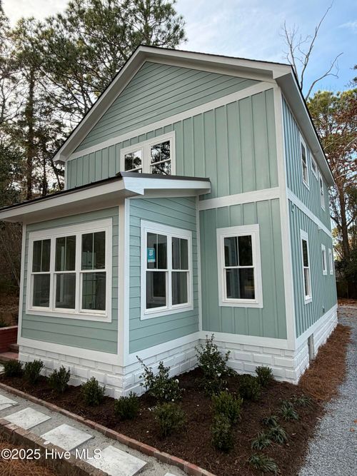 760 N May St, Southern Pines, NC, 28387-4923 | Card Image