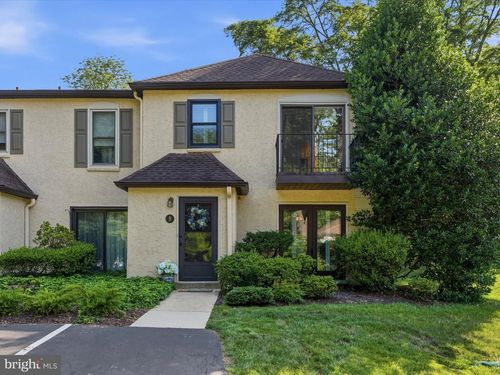 8 Summit Dr, Bryn Mawr, PA, 19010-2217 | Card Image