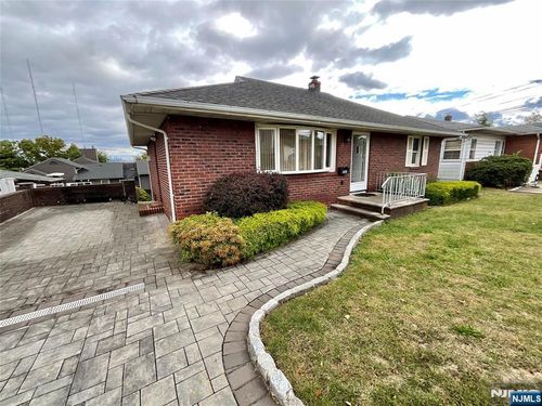 286 Lafayette Ave, Lyndhurst, NJ, 07071-1305 | Card Image