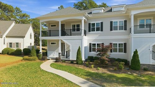 70 Cochrane Castle Cir, Pinehurst, NC, 28374-8388 | Card Image