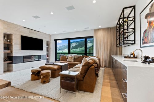 304-304 Hidden Hollow Dr, Jackson, WY, 83001 | Card Image