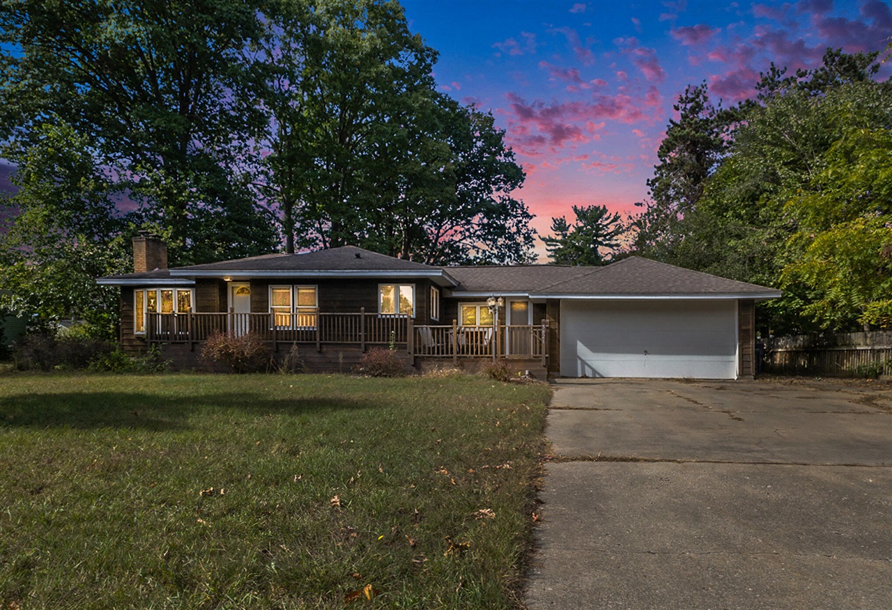 Ellen St, Muskegon, MI 49444