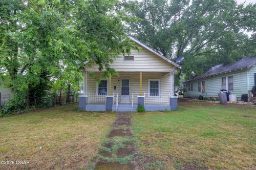 529 Military Ave, Baxter Springs, KS, 66713-1262 | Card Image