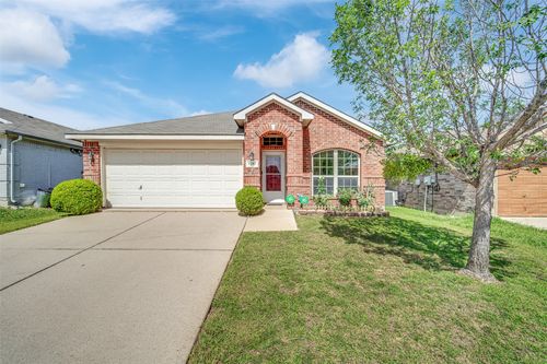 5205 Mirror Lake Dr, Haltom City, TX, 76117-1327 | Card Image