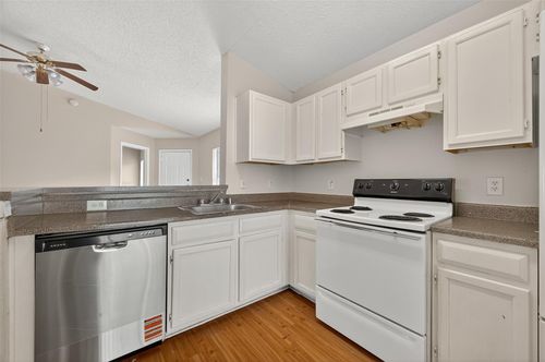 4642 Callery Creek Dr, Houston, TX, 77053-3100 | Card Image