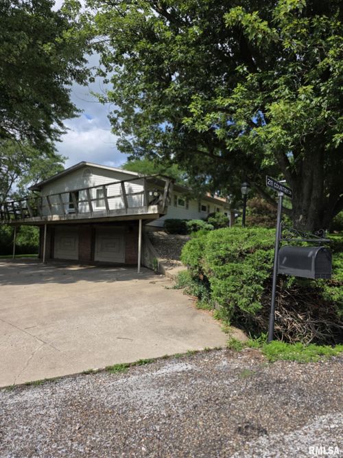 211 Country Ln, Quincy, IL, 62305-0494 | Card Image