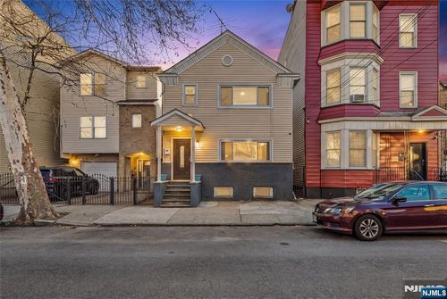133 Brill St, Newark, NJ, 07105-3910 | Card Image