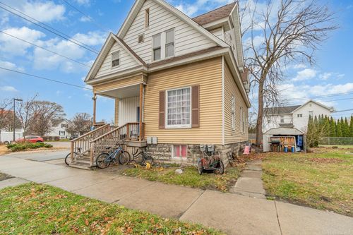 411 10th St, Bay City, MI, 48708-5824 | Card Image