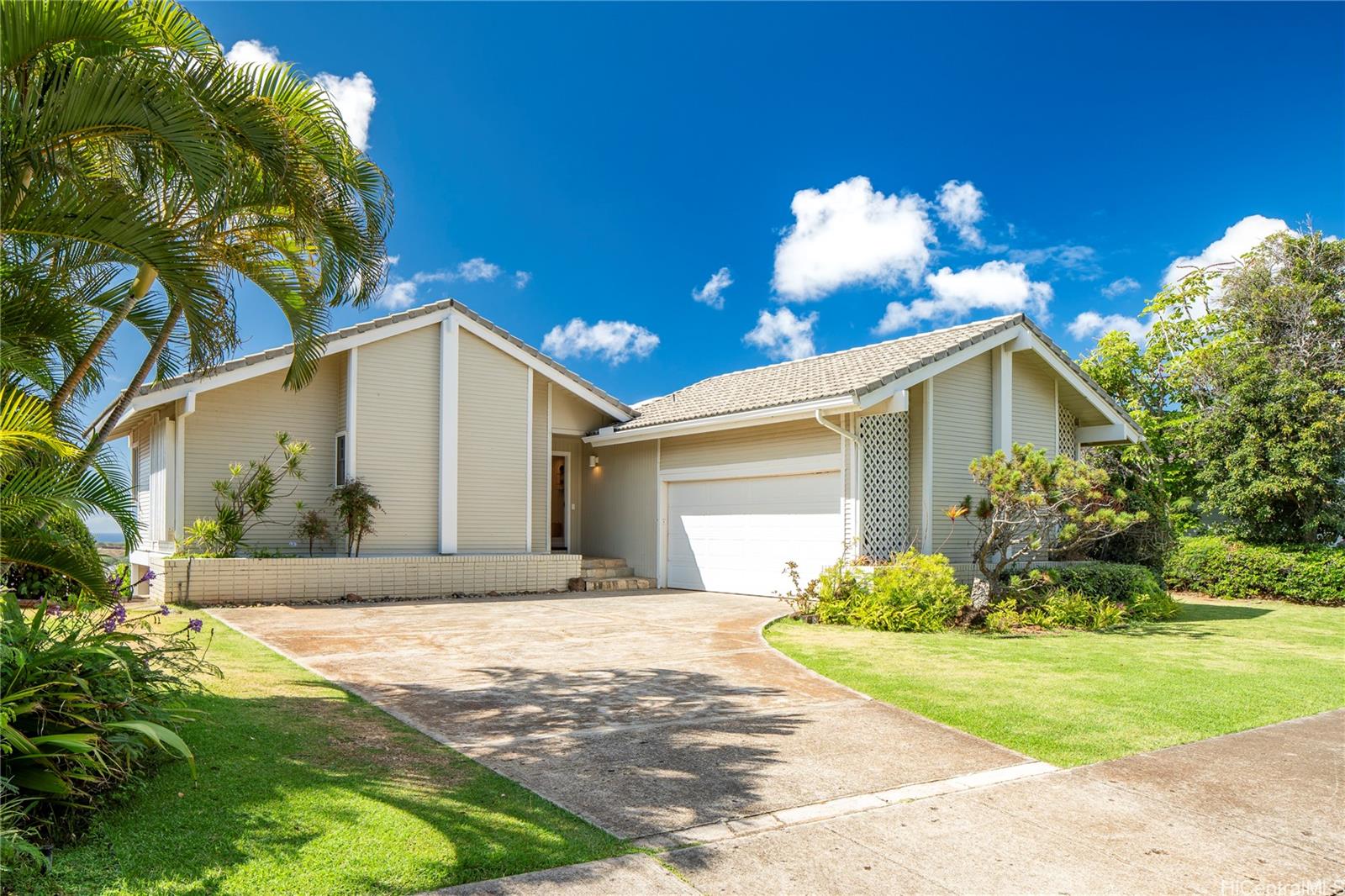 Kapapala Pl, Honolulu, HI 96825