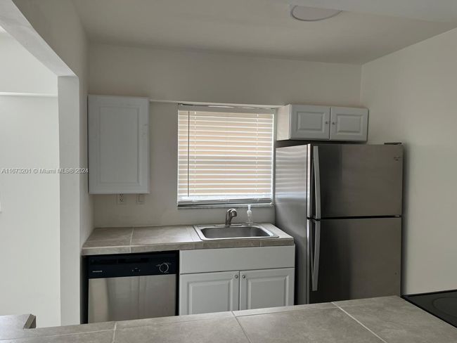 APT-205 - 16508 Ne 26 Th Ave, Condo with 2 bedrooms, 2 bathrooms and null parking in North Miami Beach FL | Image 4