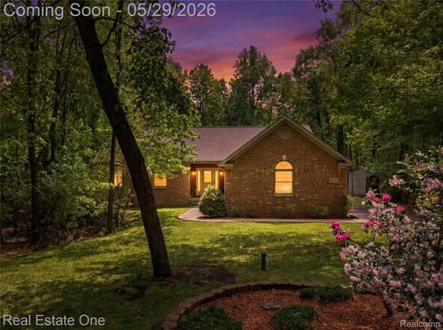4640 Oak Ln, Whitmore Lake, MI, 48189-9179 | Card Image