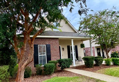 26 Bridgefield Ct, Hattiesburg, MS, 39402-8690 | Card Image