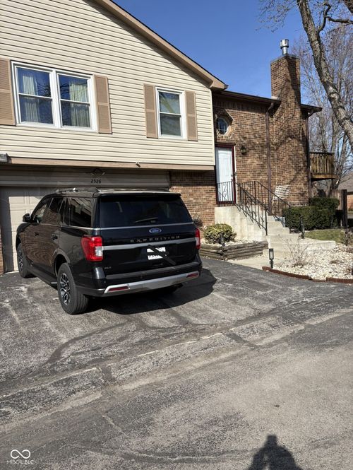 2526 N Willow Way, Indianapolis, IN, 46268-4248 | Card Image