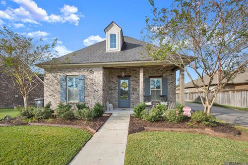 15402 Green Trails Blvd, Baton Rouge, LA, 70817-3173 | Card Image