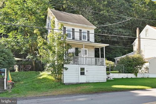 411 E Main Street, GIRARDVILLE, PA, 17935 | Card Image