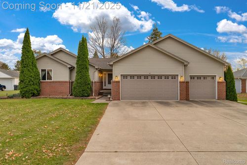 8224 Mary Ann Ave, Shelby Township, MI, 48317-3202 | Card Image