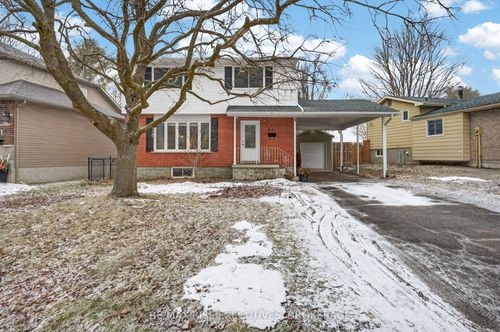 821 Mona Dr, Kingston, ON, K7M6Z7 | Card Image