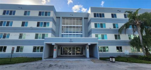 b2j-14850 Naranja Lakes Blvd, Homestead, FL, 33032-8334 | Card Image