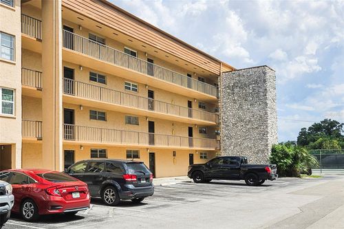 unit-463-5820 N Church Ave, TAMPA, FL, 33614-5645 | Card Image