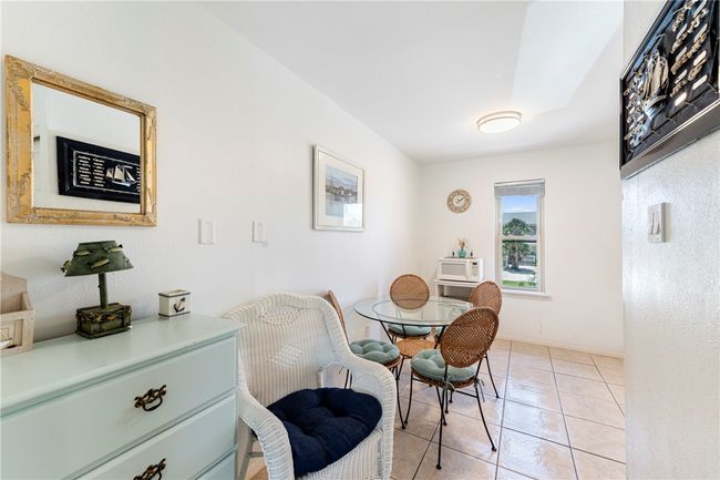 Dining area | Image 6