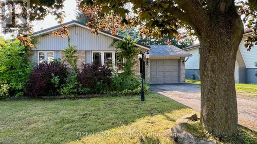 5985 Belaire Ave, Niagara Falls, ON, L2H1V1 | Card Image