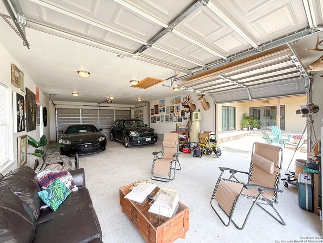 1208 Devine Dr, House other with 3 bedrooms, 2 bathrooms and null parking in Devine TX | Image 25