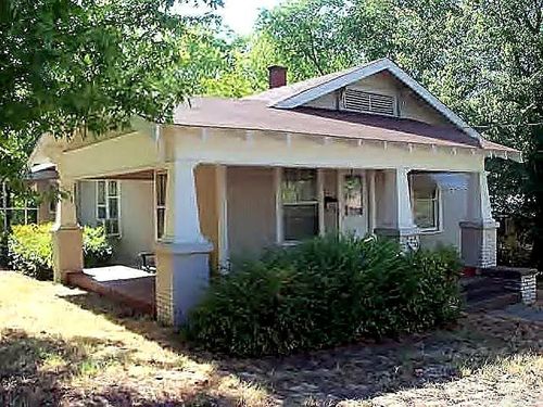206 Montgomery St, Clarksville, AR, 72830-2944 | Card Image