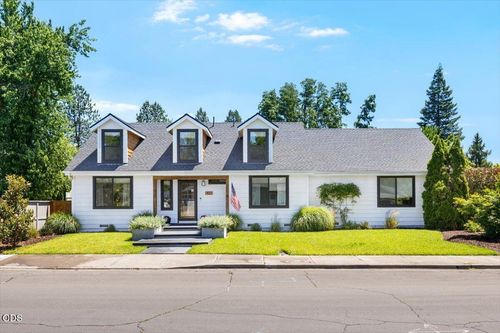 421 Silverado Cir, Medford, OR, 97504-8167 | Card Image