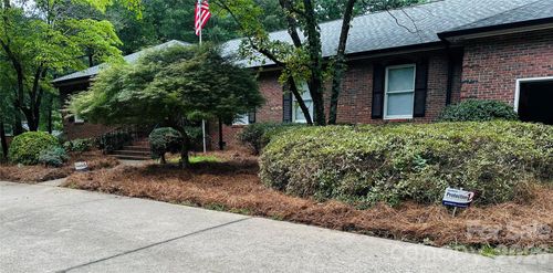111 Forest Hills Dr, Mount Holly, NC, 28120-1964 | Card Image